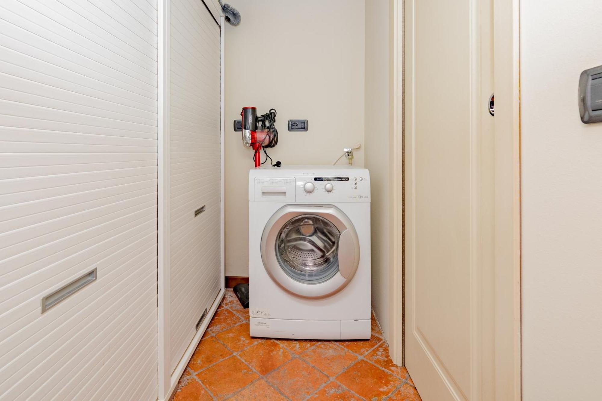 Malpensa Jacuzzi House Villa Ferno Bagian luar foto